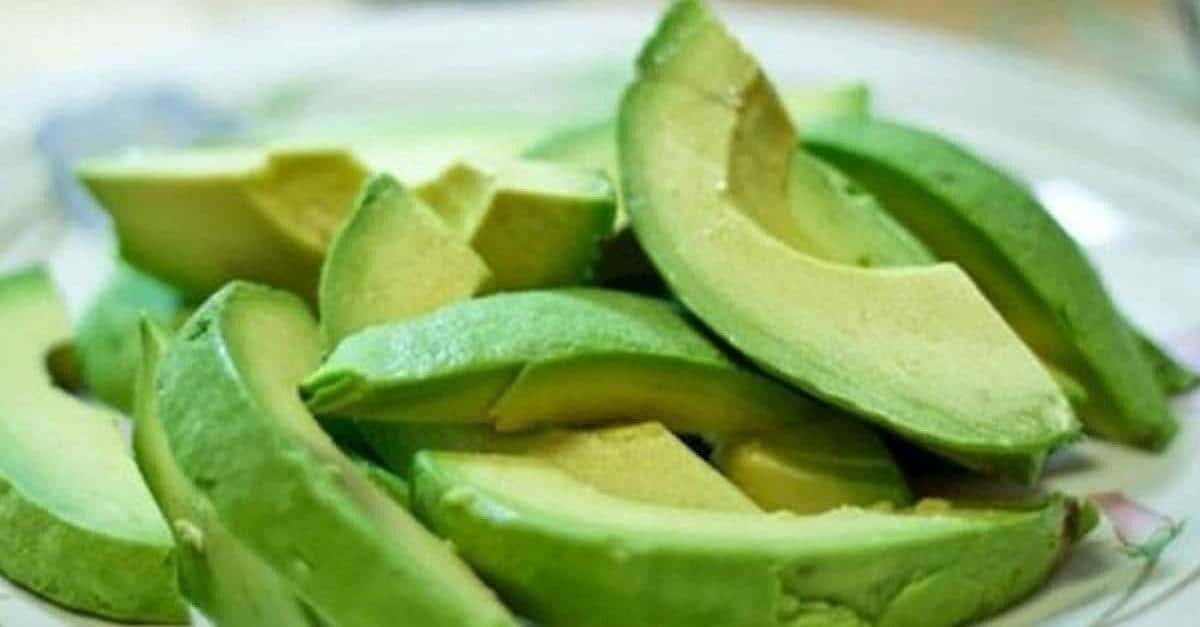 7 motivi per cui dovresti mangiare un avocado ogni giorno