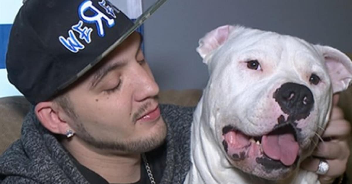 Uomo mette in vendita la sua auto per salvare il suo cane, ma alcuni sconosciuti hanno fatto di più per lui.