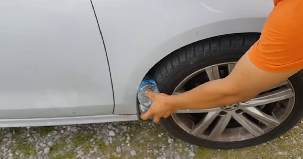 Il trucco che si sono inventati i ladri per rubare le auto. Usano solo una bottiglia di plastica. Ecco come la usano.