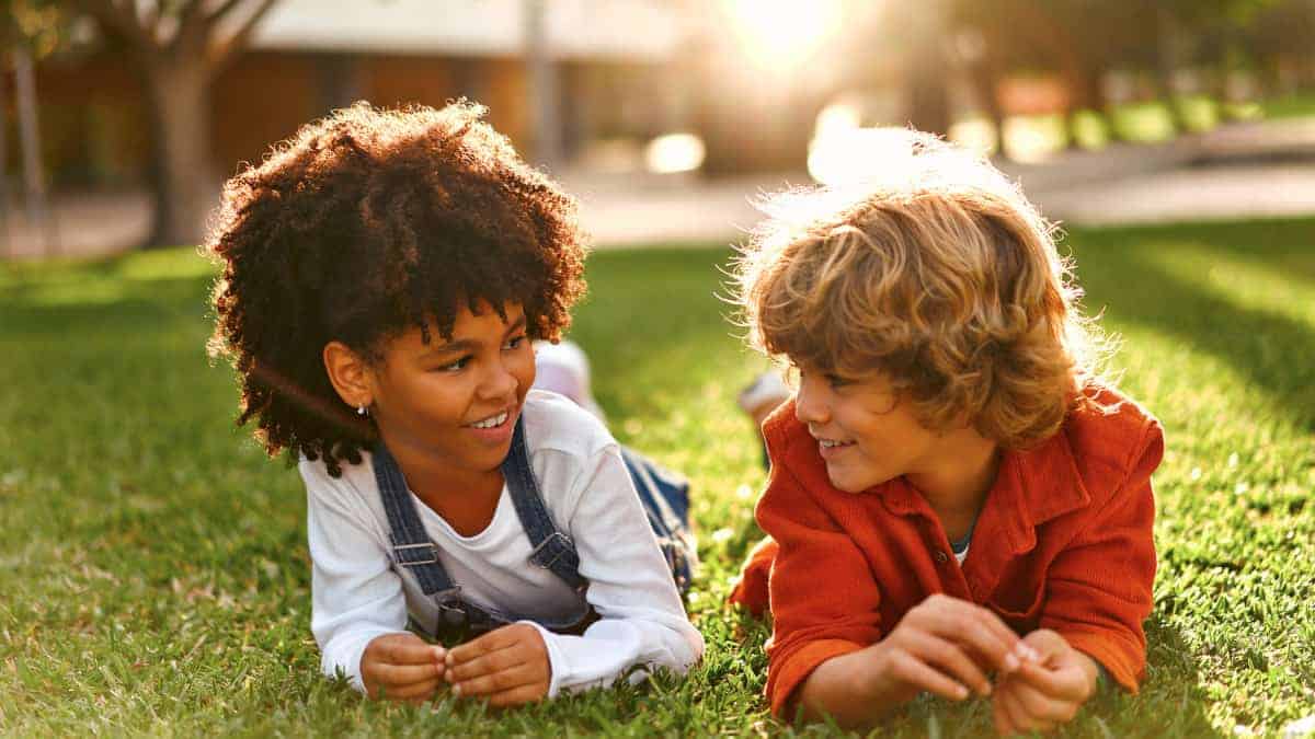 I bambini gentili sono bambini sani e diventano adulti che sanno rispettare