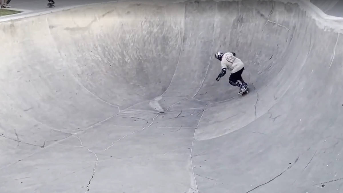 Lo skateboarder settantenne Jimmy Gonzalez continua a shreddare a Corpus Christi