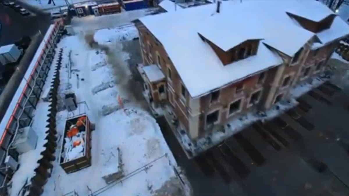 spostato un edificio di più 3000 tonnellate in Russia