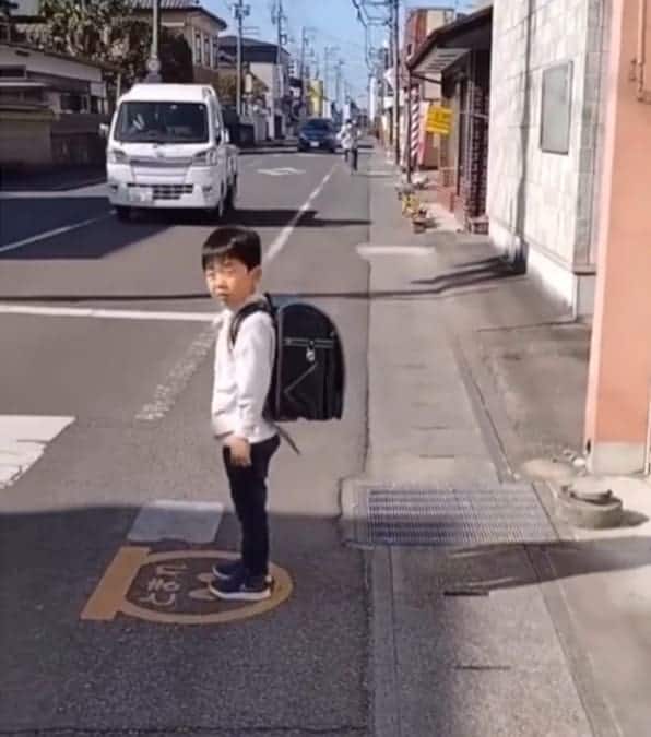 un sistema unico di sicurezza stradale dei bambini in Giappone